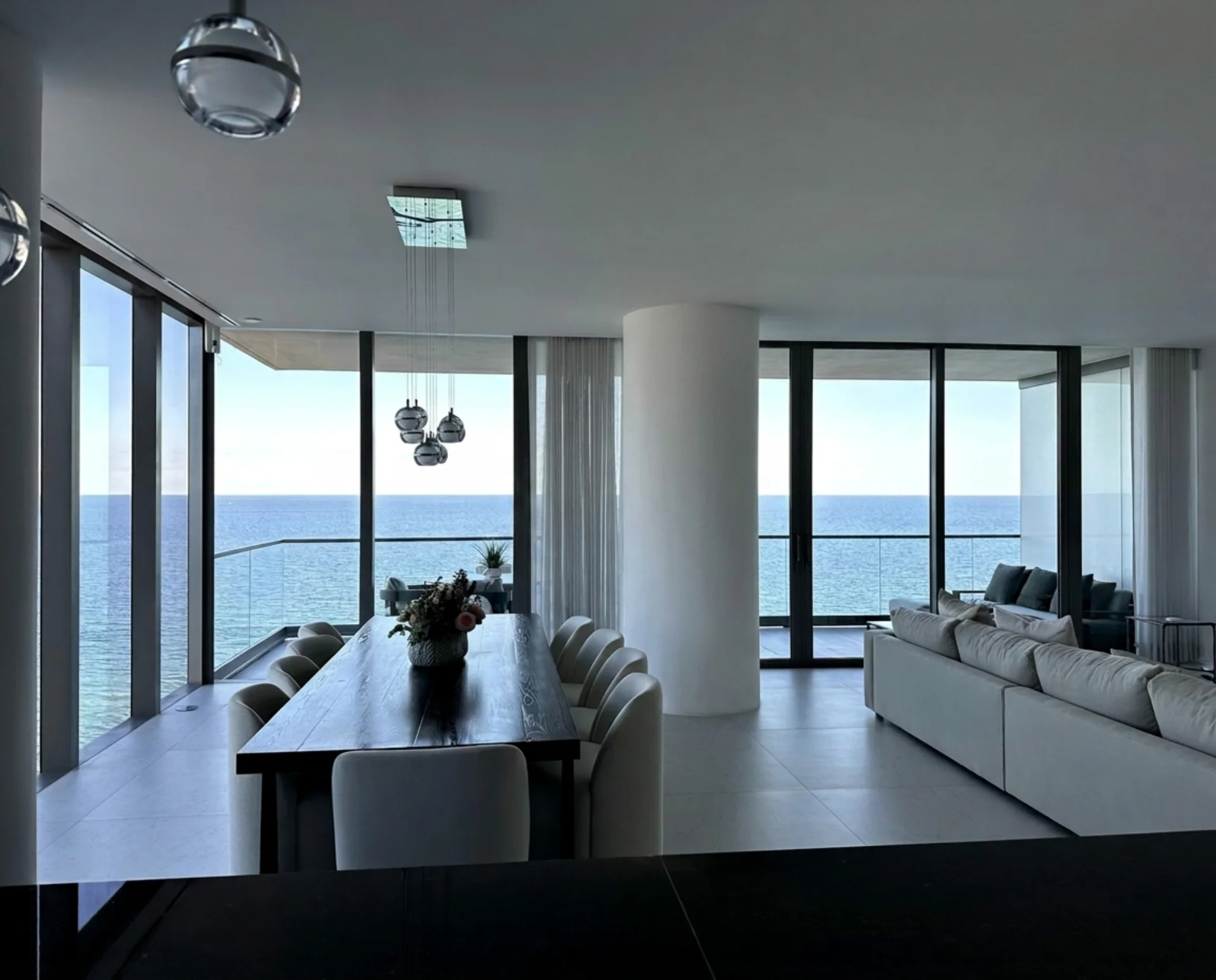 Oceanfront condo after a Clean My Mess house cleaning